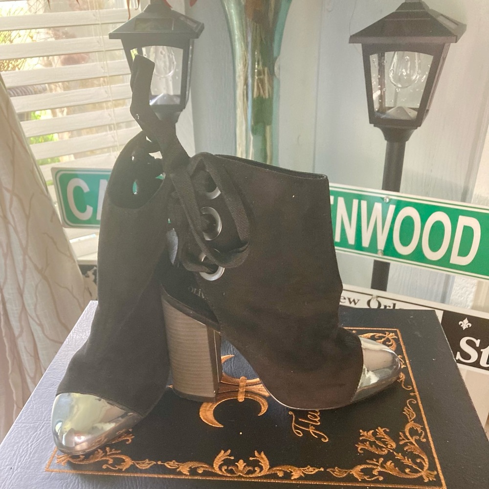 Ankle boots
